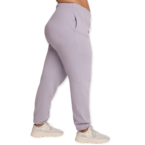 Good American Boyfriend Sweatpants - Picture 3 of 11